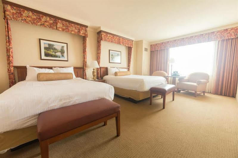 Hollywood Casino St. Louis Hotel แมรีแลนด์ไฮท์ส ภายนอก รูปภาพ